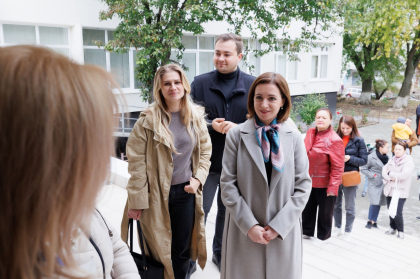 Maia Sandu: „Moldovenii merita sa aiba conditii de viata acasa ca in tarile europene”. Indemnul Presedintelui Republicii Moldova, pentru cetatenii care voteaza astazi Maia Sandu: „Moldovenii merita sa aiba conditii de viata acasa ca in tarile europene”. Indemnul Presedintelui Republicii Moldova, pentru cetatenii care voteaza astazi