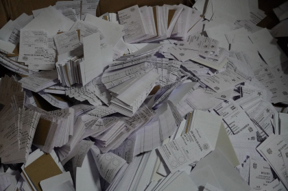 La Tipografia Centrala a avut loc lichidarea matritei pentru confectionarea buletinelor de vot pentru turul doi - FOTO
La Tipografia Centrala a avut loc lichidarea matritei pentru confectionarea buletinelor de vot pentru turul doi - FOTO