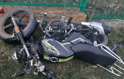 Accident teribil la Floresti. Un sofer fara permis si pasagerul sau au decedat pe loc, dupa ce au intrat cu motocicleta intr-un stalp - FOTO