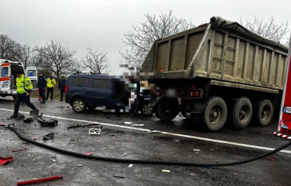 Accidentul fatal de la Soroca: Pasagera a murit la spital - FOTO Accidentul fatal de la Soroca: Pasagera a murit la spital - FOTO