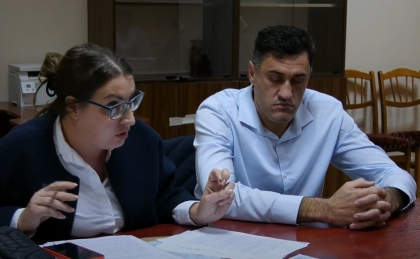 Tensiuni si acuzatii in sedinta privind contestatia primarului de Causeni, Anatolie Dontu, mandatul caruia a fost invalidat - VIDEO
Tensiuni si acuzatii in sedinta privind contestatia primarului de Causeni, Anatolie Dontu, mandatul caruia a fost invalidat - VIDEO