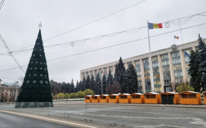 Cand va fi inaugurat bradul de Craciun din centrul capitalei? Primarul capitalei vine cu detalii: „Evenimentul va cuprinde si un program artistic” Cand va fi inaugurat bradul de Craciun din centrul capitalei? Primarul capitalei vine cu detalii: „Evenimentul va cuprinde si un program artistic”