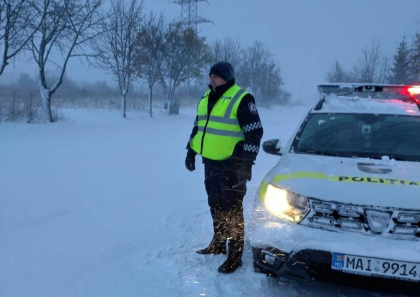 Atentie, soferi! Pe intreg teritoriul tarii se circula in conditii de iarna. Politia: „Toate drumurile sunt accesibile”