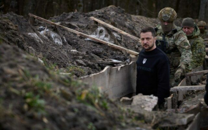 Zelenski s-a deplasat la Odesa pentru a discuta cu responsabili militari din zona despre securitatea la Marea Neagra Zelenski s-a deplasat la Odesa pentru a discuta cu responsabili militari din zona despre securitatea la Marea Neagra