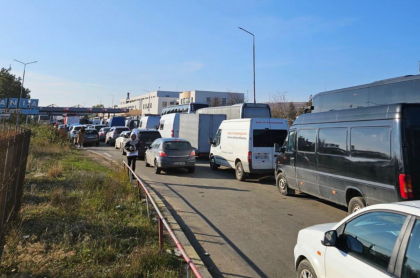 UPDATE. Atentie, cetateni. Trafic intensiv la vama Leuseni-Albita pe sensul de iesire - FOTO UPDATE. Atentie, cetateni. Trafic intensiv la vama Leuseni-Albita pe sensul de iesire - FOTO