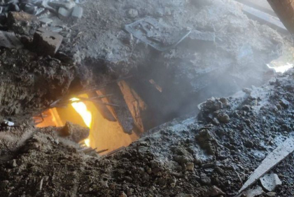 S-au trezit cu podul casei arzand. Doi pensionari din stanga Nistrului, in pericol din cauza flacarilor - FOTO