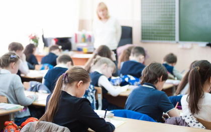 Salarii mai mari pentru profesori de la 1 ianuarie 2024. Anuntul prim-ministrului Recean