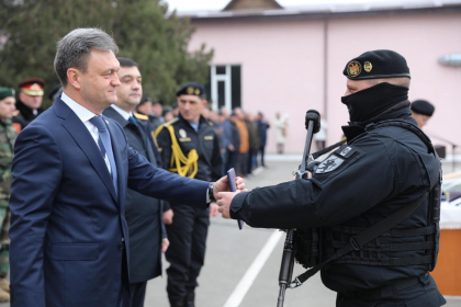 Brigada de politie cu destinatie speciala „Fulger” sarbatoreste 32 de ani de la fondare. Mesajul premierului - FOTO Brigada de politie cu destinatie speciala „Fulger” sarbatoreste 32 de ani de la fondare. Mesajul premierului - FOTO