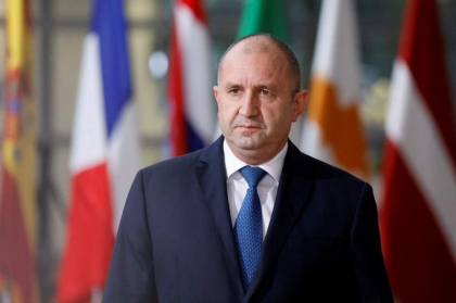 ​Bulgaria: Presedintele Radev respinge un acord ratificat anterior privind furnizarea de vehicule blindate Ucrainei