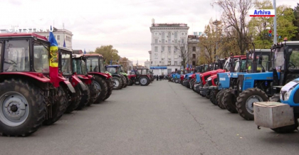 Fermierii vor protesta din nou. Acestia revin in Piata Marii Adunari Nationale si vor face marsuri cu tehnica agricola Fermierii vor protesta din nou. Acestia revin in Piata Marii Adunari Nationale si vor face marsuri cu tehnica agricola