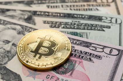 Bitcoin a depasit marti 43.000 de dolari pe unitate, prima oara din aprilie 2022
Bitcoin a depasit marti 43.000 de dolari pe unitate, prima oara din aprilie 2022