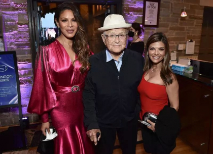 A murit Norman Lear, titanul televiziunii americane care a revolutionat serialele de comedie A murit Norman Lear, titanul televiziunii americane care a revolutionat serialele de comedie