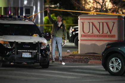 Atac armat la Universitatea din Las Vegas: Cel putin trei oameni au murit, suspectul a fost ucis de politie Atac armat la Universitatea din Las Vegas: Cel putin trei oameni au murit, suspectul a fost ucis de politie