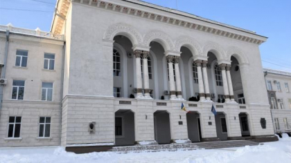 Un barbat, condamnat la 10 ani de inchisoare, dupa ce a omorat proprietara apartamentului inchiriat pe o noapte