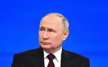 Surse RIA: Vladimir Putin va candida la presedintie ca independent