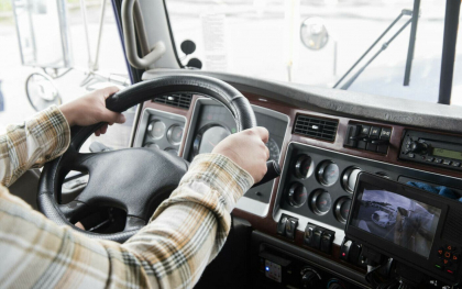 Un al treilea sofer de camion ucrainean a murit in timp ce astepta la granita blocata cu Polonia