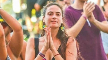 Cine este tanara ostatica cu cetatenie romana ucisa de Hamas. Ea a fost rapita de la festivalul de muzica „Supernova” din desert Cine este tanara ostatica cu cetatenie romana ucisa de Hamas. Ea a fost rapita de la festivalul de muzica „Supernova” din desert