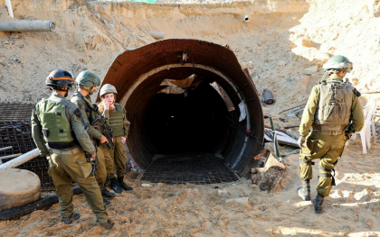 Israelienii au descoperit cel mai mare tunel sapat de Hamas sub Fasia Gaza. Are 4 km si pot trece masini prin el - FOTO/VIDEO