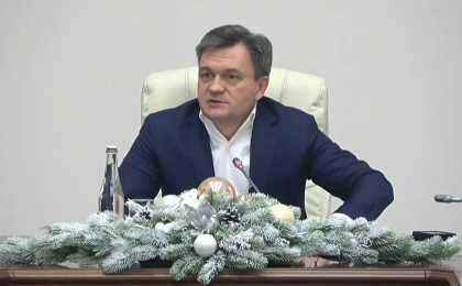 Reactia premierului la zvonurile precum ca anterior, sotul ministrului Justitiei ar fi fost retinut pentru luare de mita: „Vad ca foarte multa lume se agita... Felicitari, Veronica Mihailov-Moraru, faceti ceea ce trebuie”