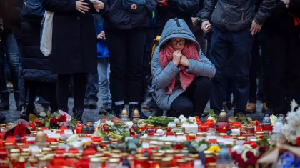 „Am blocat usa si le-am scris celor dragi. Cand crezi ca e sfarsitul, incerci sa spui tot ce poti”. Marturiile supravietuitorilor atacului din Praga „Am blocat usa si le-am scris celor dragi. Cand crezi ca e sfarsitul, incerci sa spui tot ce poti”. Marturiile supravietuitorilor atacului din Praga