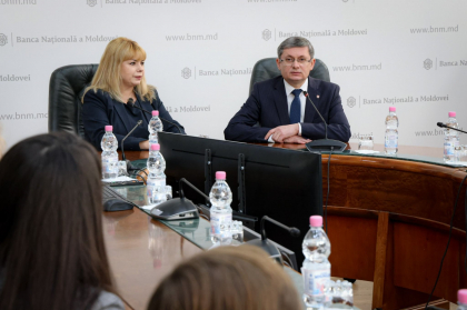 Igor Grosu a prezentat-o pe Anca Dragu echipei BNM: „Atat legislativul, cat si cetatenii, avem asteptari mari” - FOTO Igor Grosu a prezentat-o pe Anca Dragu echipei BNM: „Atat legislativul, cat si cetatenii, avem asteptari mari” - FOTO