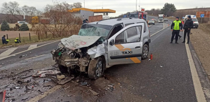 Noi detalii despre accidentul de la Hincesti. Sase persoane, printre care trei copii, au ajuns la spital. Precizarile politiei - FOTO Noi detalii despre accidentul de la Hincesti. Sase persoane, printre care trei copii, au ajuns la spital. Precizarile politiei - FOTO