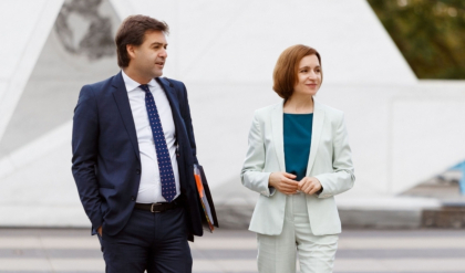 Maia Sandu a semnat decretele. Ce distinctie a primit Nicu Popescu si Cristina Gherasimov /DOC