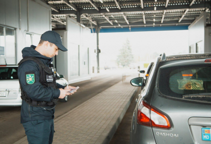 O masina cautata de Interpol, retinuta la vama Leuseni. Automobilul era dat in cautare chiar de sotia soferului - FOTO
