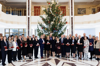 Maia Sandu a inmanat distinctii de stat mai multor angajati din domeniul educatiei, sanatatii, dar si sportivilor sau oamenilor de afaceri - GALERIE FOTO