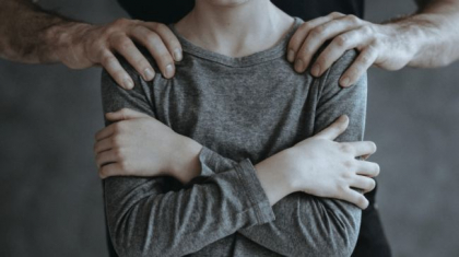 A abuzat sexual un copil de 8 ani, care ii era vecin. Vinovatul - condamnat la 20 de ani de inchisoare