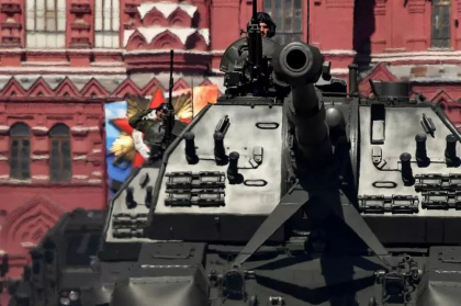 Rusia va amplasa cele mai noi obuziere in apropierea granitei cu cel mai nou membru NATO