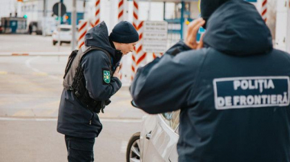 Captura de peste 100 de mii de tigari, in remorca unei masini la vama Leuseni. Doi barbati - investigati de procurori - FOTO
