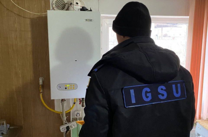 O familie din Durlesti a ajuns la spital, dupa ce s-a intoxicat cu gazul de la cazanul din apartament. In ce stare se afla parintii si cei trei copii O familie din Durlesti a ajuns la spital, dupa ce s-a intoxicat cu gazul de la cazanul din apartament. In ce stare se afla parintii si cei trei copii