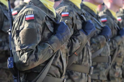 Polonia a trimis 500 de soldati sa caute urme ale rachetei ce i-a incalcat vineri spatiul aerian
