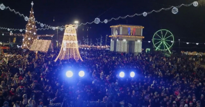 Revelion 2024, sarbatorit in PMAN. Zeci de oameni s-au adunat in centrul capitalei pentru a intalni noul an alaturi de artistii de pe scena - VIDEO