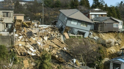 Cel putin 48 de morti in Japonia, dupa cutremurul de 7,6. Cursa contracronometru pentru gasirea supravietuitorilor Cel putin 48 de morti in Japonia, dupa cutremurul de 7,6. Cursa contracronometru pentru gasirea supravietuitorilor