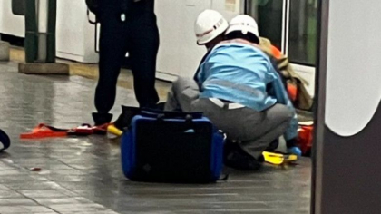 Atac la metroul din Tokyo. Patru persoane au fost injunghiate - VIDEO