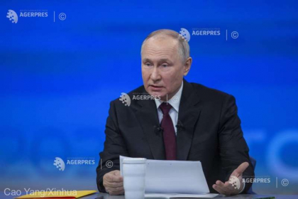 Vladimir Putin semneaza un decret de acordare a cetateniei ruse strainilor care se inroleaza in armata Vladimir Putin semneaza un decret de acordare a cetateniei ruse strainilor care se inroleaza in armata