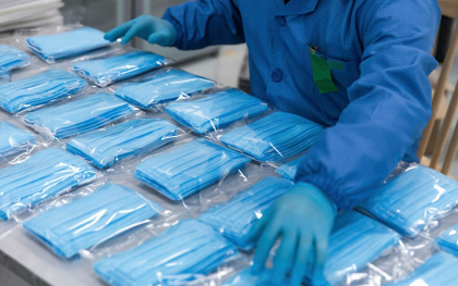 Cinci regiuni din Spania au reintrodus purtarea mastilor in unitati medicale. Rata infectiilor respiratorii a explodat