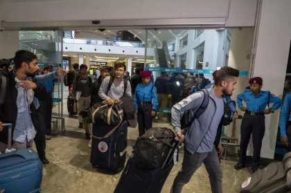 Nepalul suspenda permisele de munca pentru Rusia si Ucraina dupa ce cetatenii sai au murit in armata rusa Nepalul suspenda permisele de munca pentru Rusia si Ucraina dupa ce cetatenii sai au murit in armata rusa