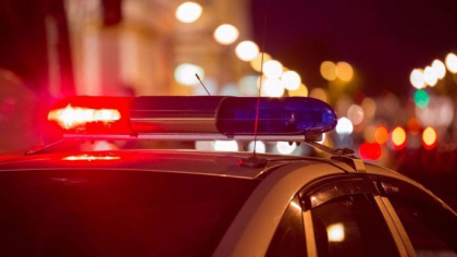 Un tanar din Ocnita a ajuns la spital, dupa ce a fost injunghiat de un barbat de 71 de ani Un tanar din Ocnita a ajuns la spital, dupa ce a fost injunghiat de un barbat de 71 de ani