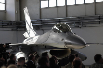Danemarca amana cu sase luni livrarea avioanelor F-16 catre Ucraina
Danemarca amana cu sase luni livrarea avioanelor F-16 catre Ucraina