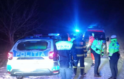 Un microbuz cu o familie de moldoveni, s-a rasturnat, in Romania: Sapte copii si doi maturi. Mama si copiii, transportati la spital