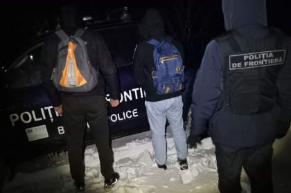 7 ucraineni, prinsi dupa ce au trecut frontiera in Moldova, unul dintre ei ar fi angajat in serviciile speciale ale Ucrainei. Motivul: citatiile primite pentru inrolarea la armata - FOTO