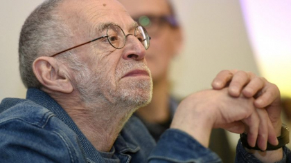 Un celebru poet rus, opozant al lui Putin, a murit dupa ce a fost lovit de masina pe trecerea de pietoni Un celebru poet rus, opozant al lui Putin, a murit dupa ce a fost lovit de masina pe trecerea de pietoni