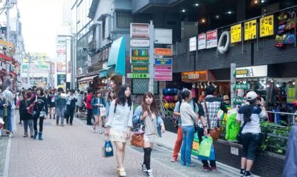 Turistii straini au cheltuit o suma record in Japonia anul trecut Turistii straini au cheltuit o suma record in Japonia anul trecut
