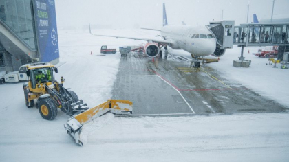 „Este atat de multa zapada, incat pilotii nu pot vedea luminile”. Aeroportul din Oslo a fost inchis din cauza ninsorilor abundente - FOTO „Este atat de multa zapada, incat pilotii nu pot vedea luminile”. Aeroportul din Oslo a fost inchis din cauza ninsorilor abundente - FOTO