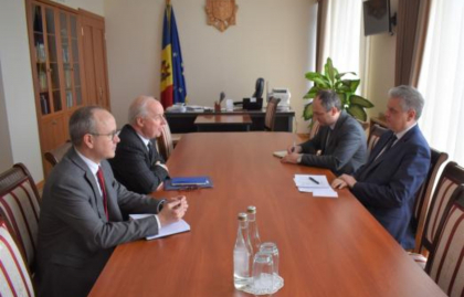 Vicepremierul pentru reintegare, Oleg Serebrian, intrevedere cu ambasadorul SUA in Republica Moldova. Despre ce au vorbit oficialii - FOTO