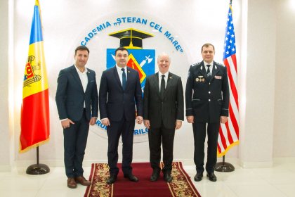 Ambasadorul SUA la Chisinau, ministrul Afacerilor Interne si seful Politiei, prezenti la instruirile antiteroriste ale trupelor speciale de interventie din Moldova sub indrumarea puscasilor marini ai SUA - GALERIE FOTO Ambasadorul SUA la Chisinau, ministrul Afacerilor Interne si seful Politiei, prezenti la instruirile antiteroriste ale trupelor speciale de interventie din Moldova sub indrumarea puscasilor marini ai SUA - GALERIE FOTO
