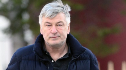 Alec Baldwin, acuzat din nou de omor prin imprudenta in incidentul de la filmarile peliculei „Rust” Alec Baldwin, acuzat din nou de omor prin imprudenta in incidentul de la filmarile peliculei „Rust”